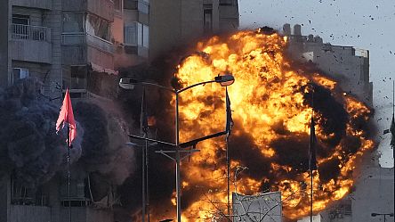 No Comment. Images impressionnantes d'explosions à Beyrouth après les frappes israéliennes