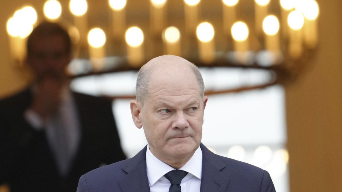 Scholz calls for peace in Ukraine in phone call with Putin