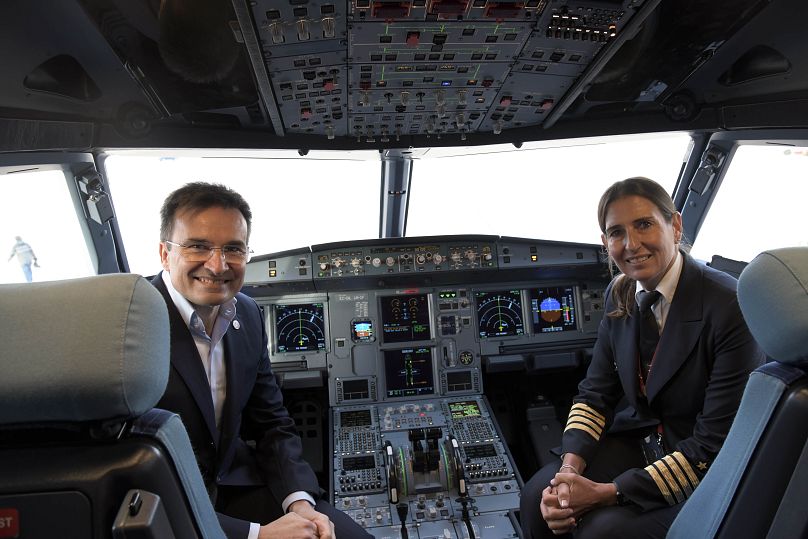 Iberia pilots in the new aircraft's cockpilot