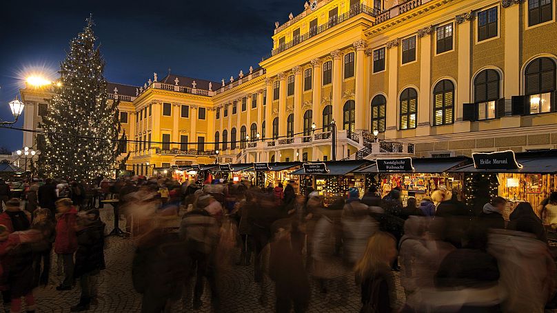 The art and Christmas market at Schönbrunn Palace