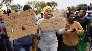 Afrique du Sud : la police promet de secourir les mineurs piégés à Stilfontein