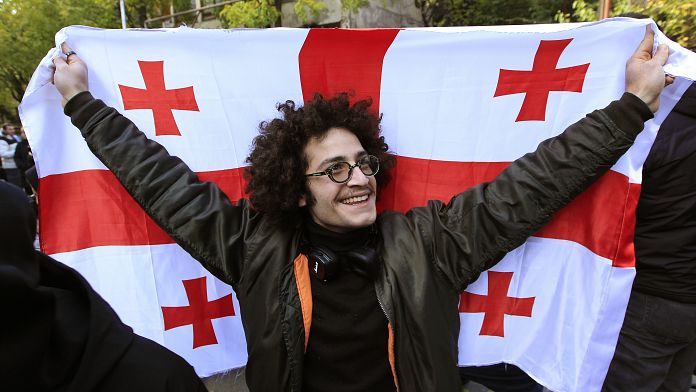 Elezioni: vince il partito filorusso Sogno Georgiano, l'opposizione scende in piazza