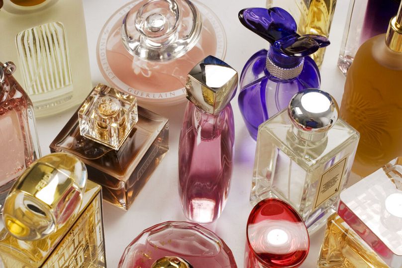 مجموعة من العطور