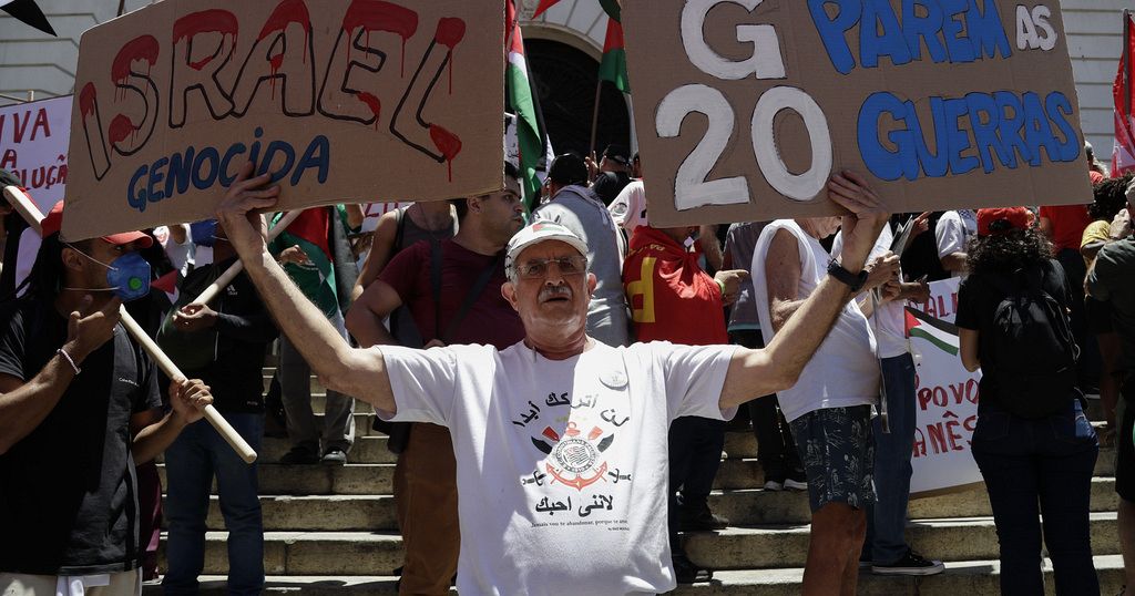 Pro-palestinian demonstrators protest in Rio de Janeiro as G20 summit unfolds