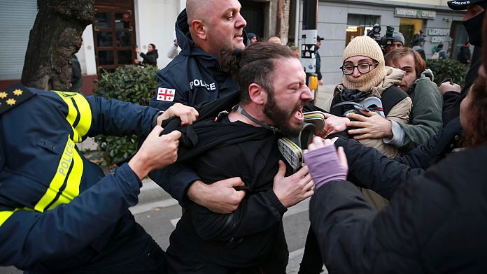 No Comment. Plusieurs arrestations lors d'une manifestation à Tbilissi