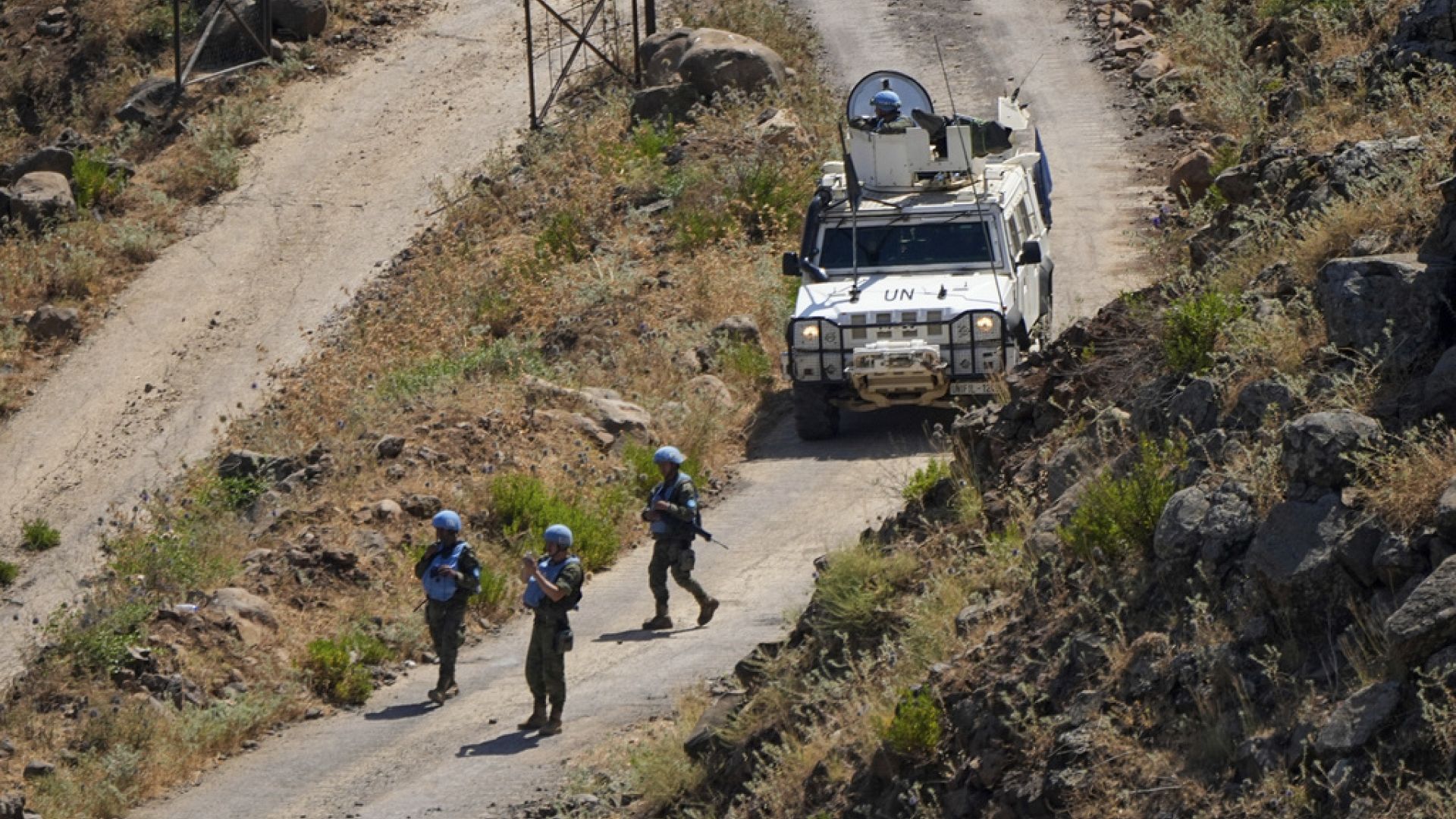 Razzi di Hezbollah su Unifil in Libano: colpita base italiana, feriti 4 peacekeeper ghanesi