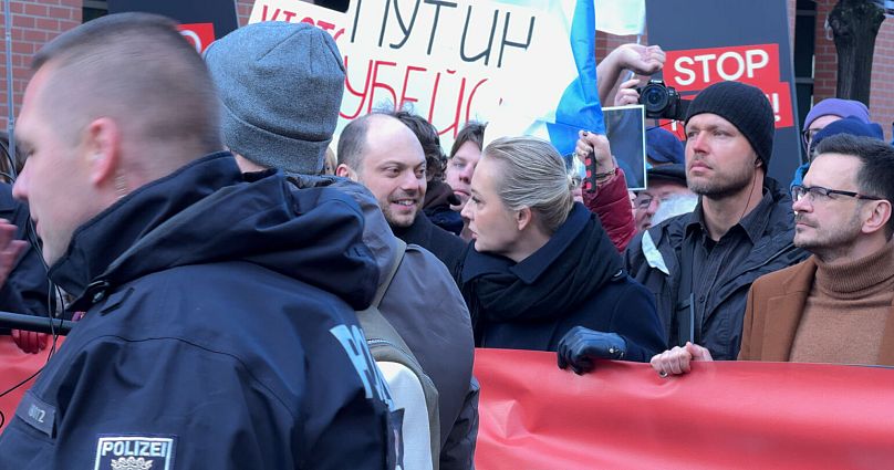 Wladimir Kara-Mursa (links), Julija Navalnaja (mitte), Ilja Jaschin (rechts), Berlin, 17.11.2024.