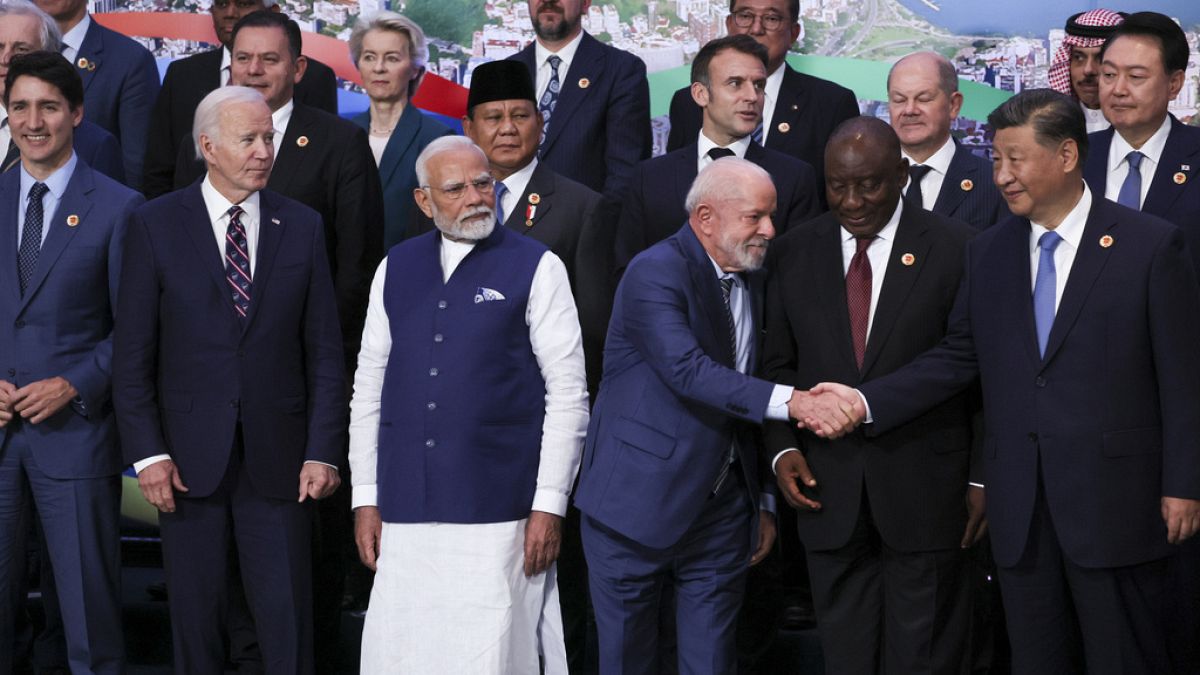 Macron Pekingbe küldi miniszterelnökét, hogy mentse meg a francia konyakot a kínai vámoktól