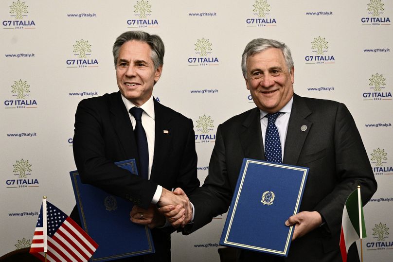 Le ministre italien des Affaires étrangères Antonio Tajani avec le secrétaire d'État américain sortant Antony Blinken lors du sommet du G7 à Capri, le 17 avril 2024