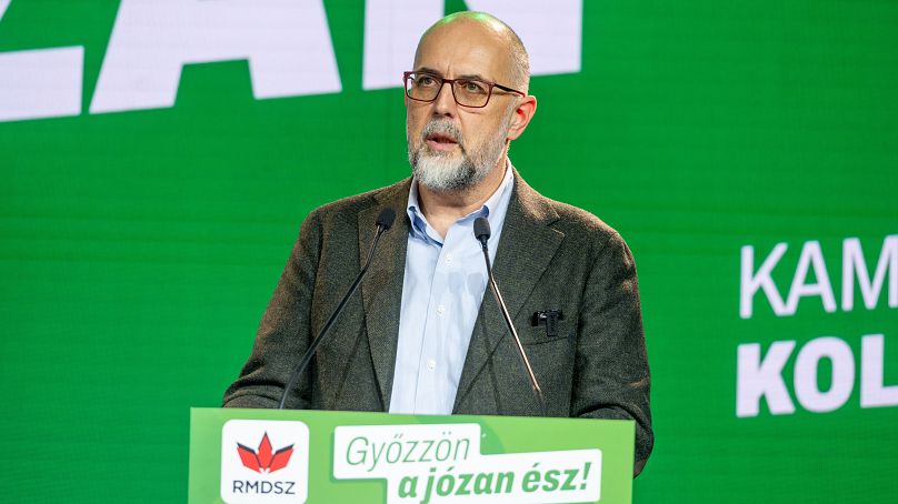 Kelemen Hunor, a Romániai Magyar Demokrata Szövetség elnöke és államelnök-jelöltje az RMDSZ Kolozsvári kampányhajrá! című rendezvényén 2024. november 8-án.