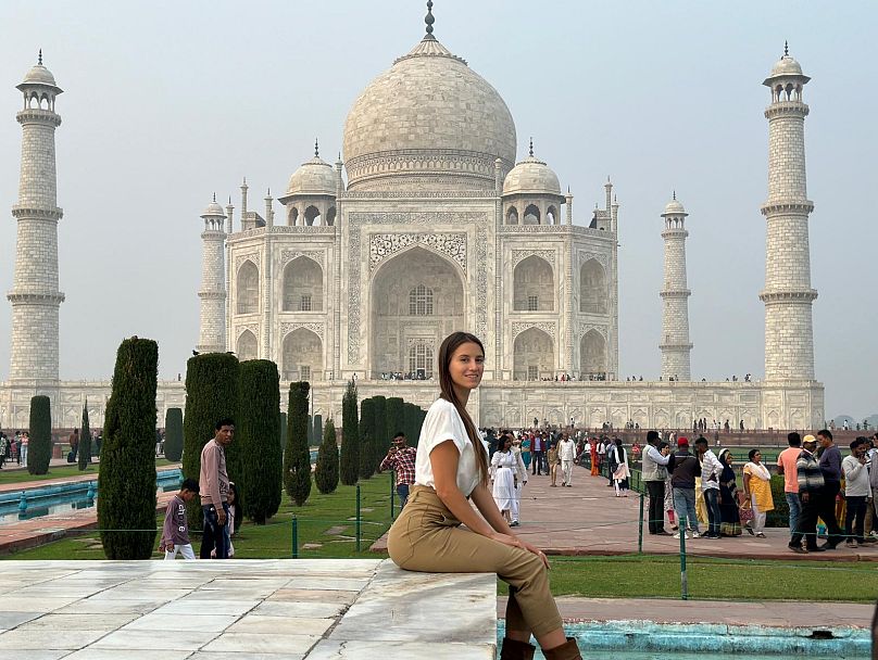 'Lexi Limitless' stops at the Taj Mahal, India