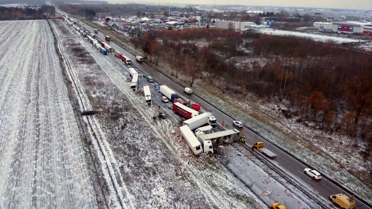 Fatal pile-up on Polish motorway amid first snow