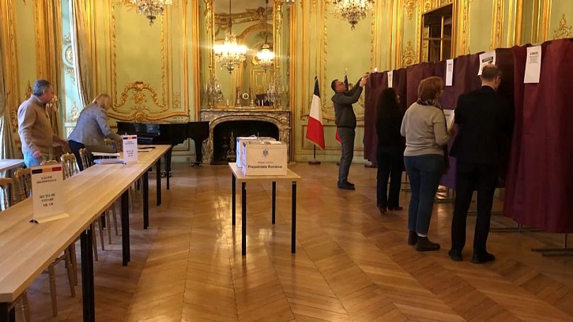 Un bureau de vote pour les Roumains à Paris, vendredi 22 Novembre 2024.