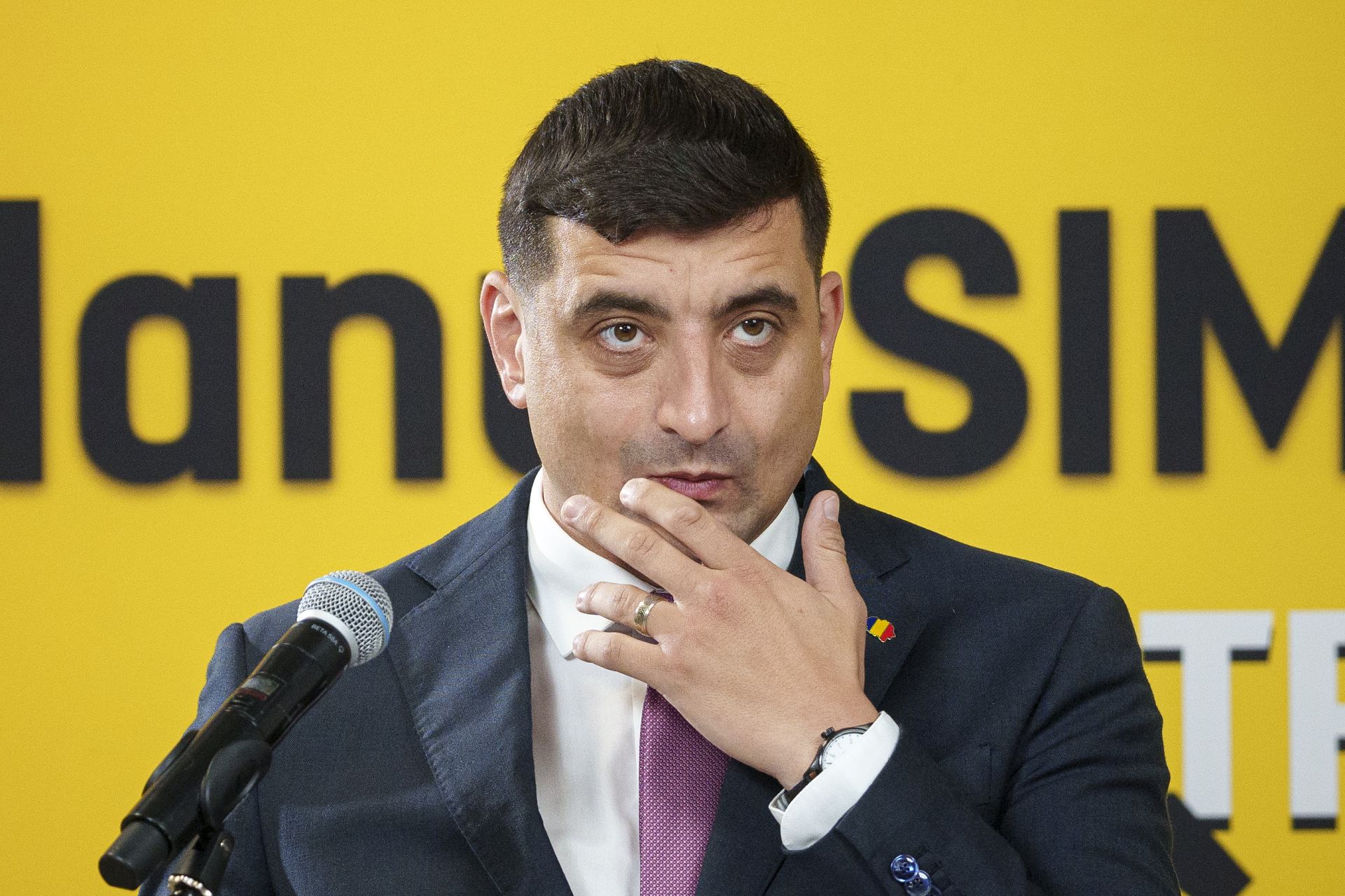 Élection présidentielle en Roumanie : les électeurs se prononcent ce ...