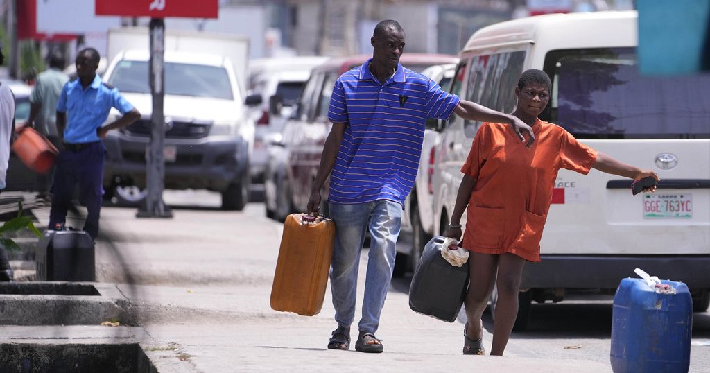 Nigeria motorists switch to gas to cut fuel costs, pollution