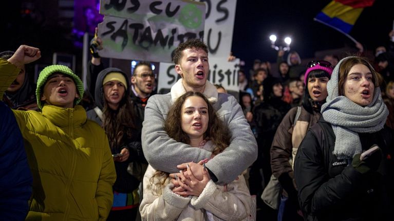 Romanians protesting 