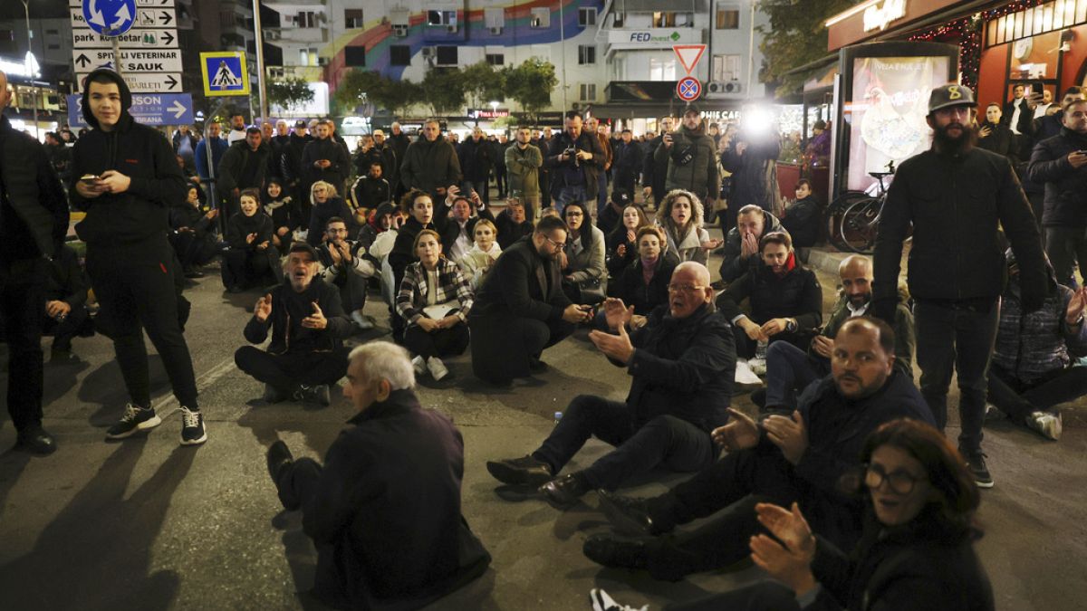 Αλβανία: Ταραχές στα Τίρανα σε διαδήλωση κατά της κυβέρνησης Ράμα