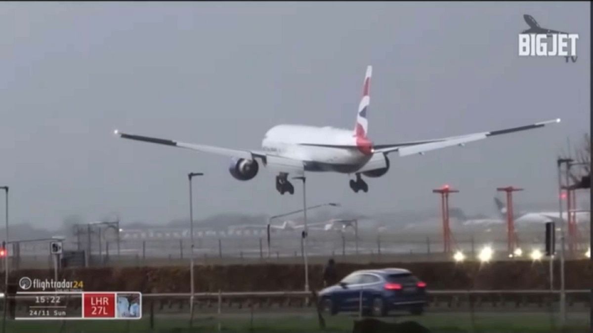 No Comment : atterrissage en deux temps à Londres à cause de la tempête Bert