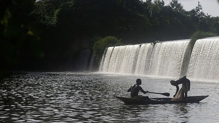 More than 100 people missing in Nigeria after boat capsizes on river Niger