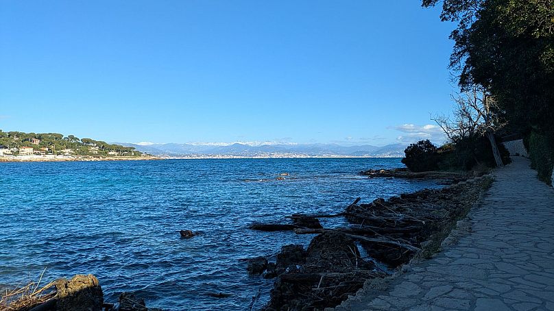 The blue of the sea awaits in Antibes