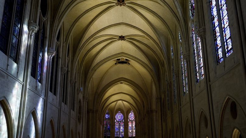 Boltíves mennyezet a Notre-Dame-ban 2024.11.29-én. 