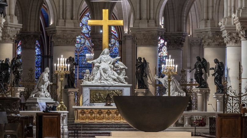 A Notre-Dame oltára 2024.11.29-én. 