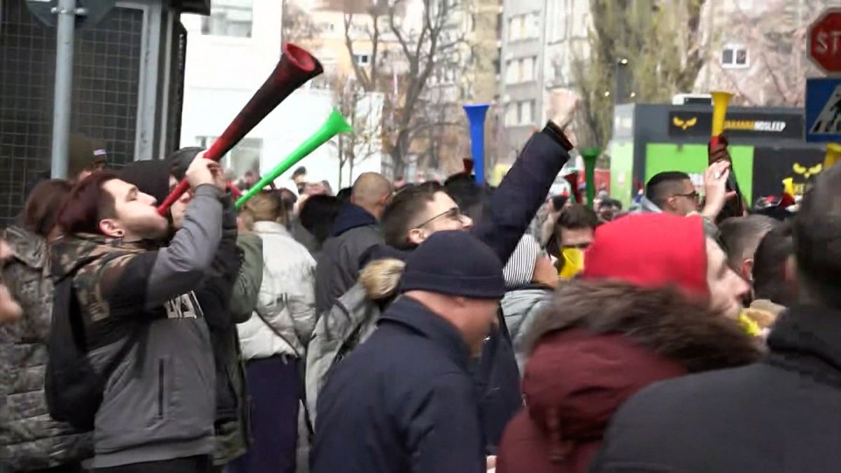 Novi Sad protesters mark 15 lives lost with 15 minutes of noise