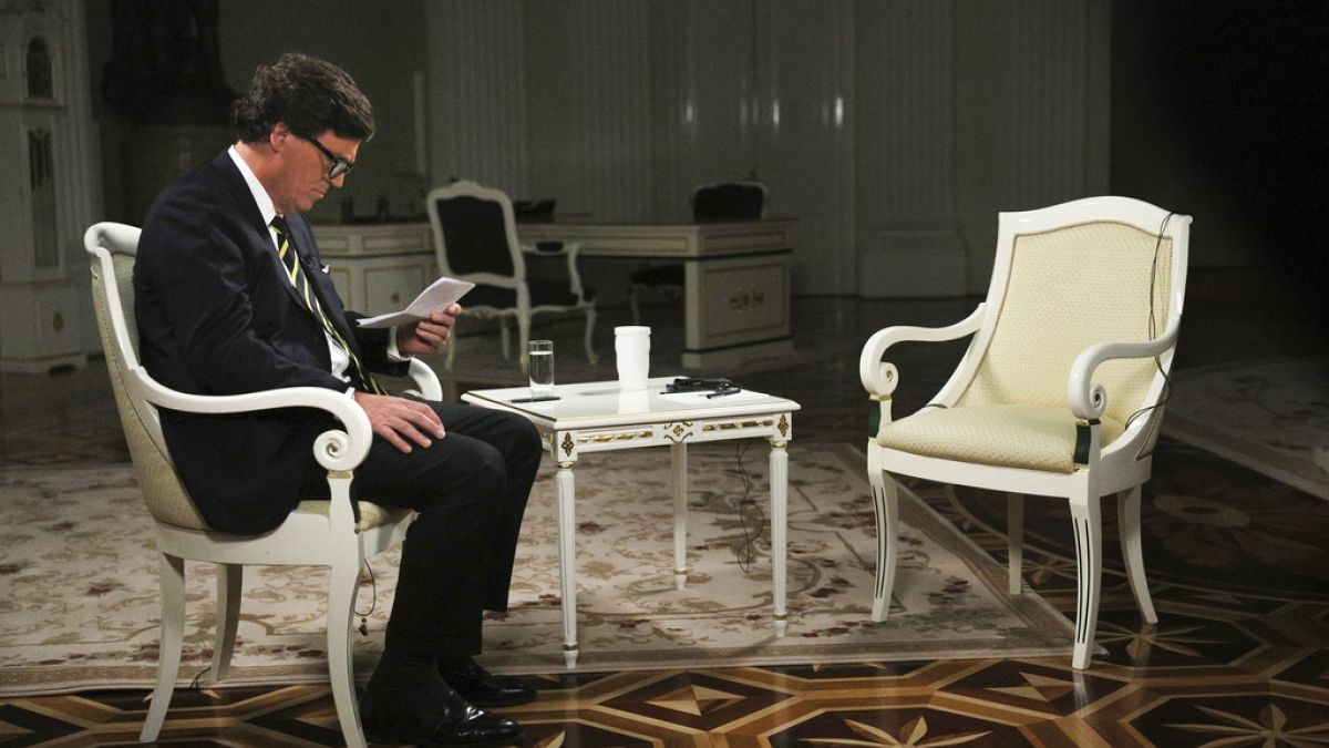 Szergej Lavrov orosz külügyminiszterrel interjúzott Tucker Carlson Moszkvában