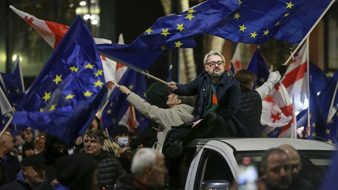 Georgia, Zelensky: "Sogno Georgiano spinge Paese verso la Russia, prepariamo risposta legale"