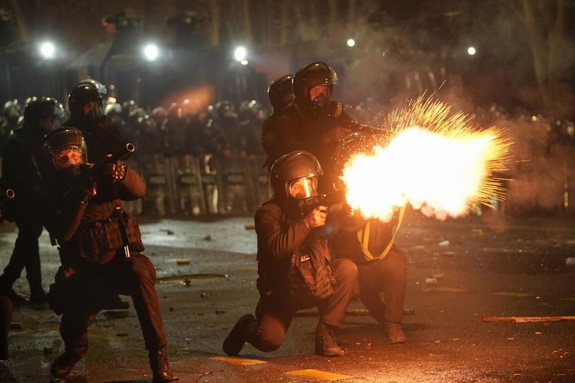 Am Mittwoch setzte die Polizei in Tiflis Tränengas gegen die friedlichen Demonstranten ein.