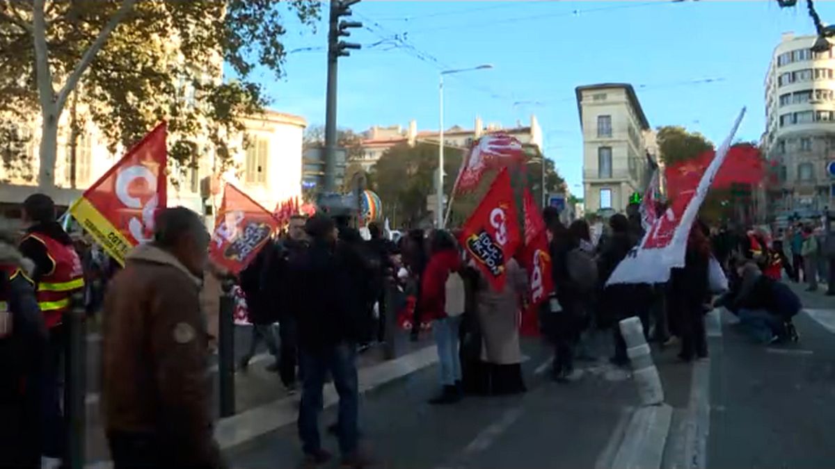 À Marseille, les fonctionnaires manifestent contre le gouvernement