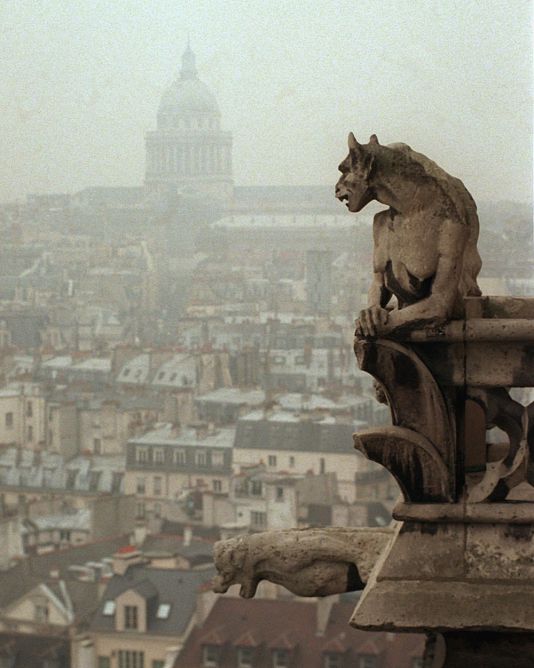A kimérára emlékeztető vízköpő, 1997-ben