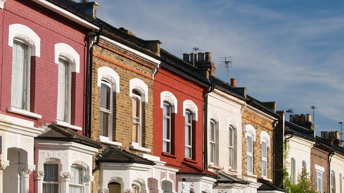 UK average house prices for November hit a new record high