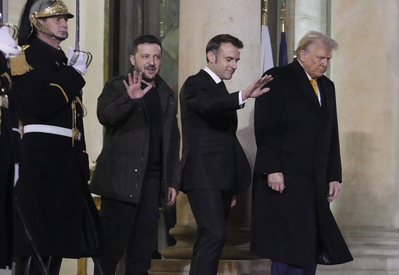Az ukrán, a francia és a megválasztott amerikai elnök Párizsban, 2024 december 7.