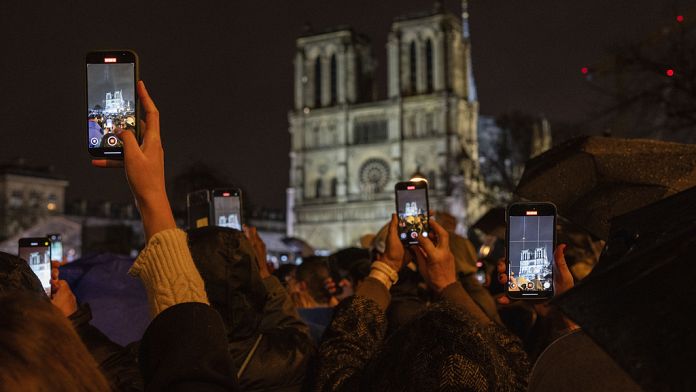 Parigi, la cattedrale di Notre Dame riapre al culto cinque anni dopo il devastante incendio