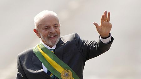 Lula da Silva saludando en el desfile por el Día de la Independencia.