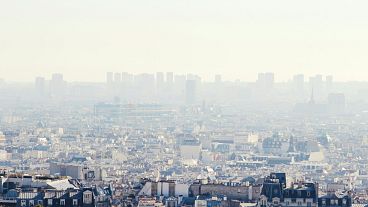 Aria di smog sopra Parigi, Francia Aria di smog sopra Parigi, Francia
