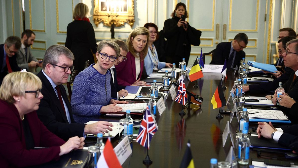 UK and Germany agree to joint action against people-smuggling gangs