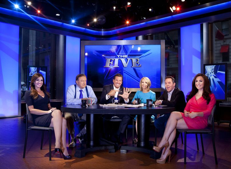 Κίμπερλι Γκιλφόιλ (άκρη αριστερά) - Fox News "The Five"