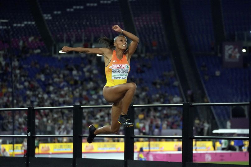 Ana Peleteiro-Compaore durante la finale del salto triplo femminile ai Campionati europei di atletica leggera di Roma, 9 giugno 2024