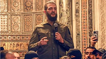 阿布·穆罕默德·科拉尼 (Abu Muhammad Colani) 於 2024 年 12 月 8 日星期日在大馬士革倭馬亞清真寺發表講話。