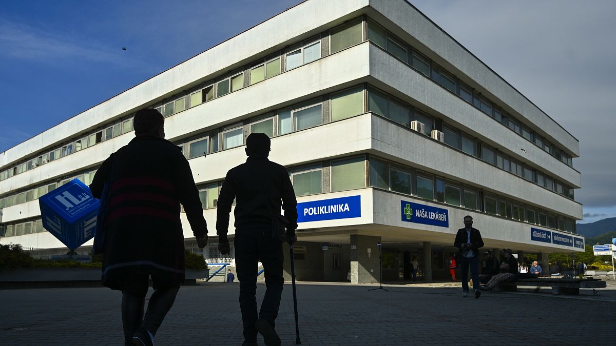 Slovakia passes law that could ban doctors from quitting, imprison violators