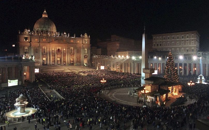 Crowds watch the opening of the opening of the Jubilee in 1999