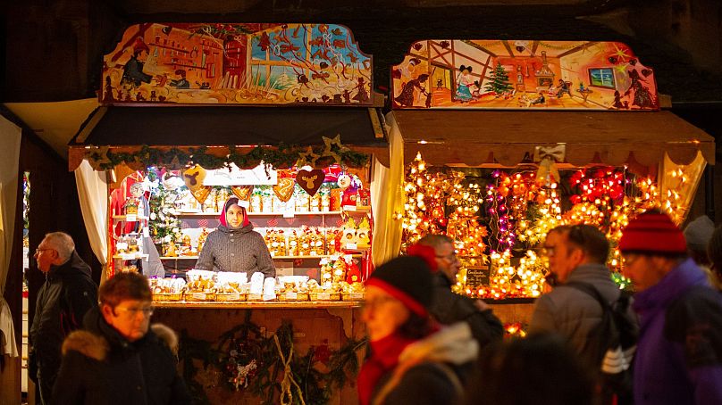 Bancarelle del mercatino di Natale a Kayserberg