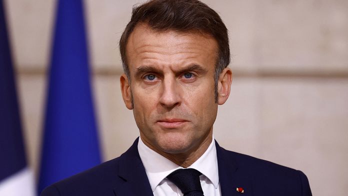 Francia, Macron: il nuovo primo ministro sarà nominato venerdì mattina