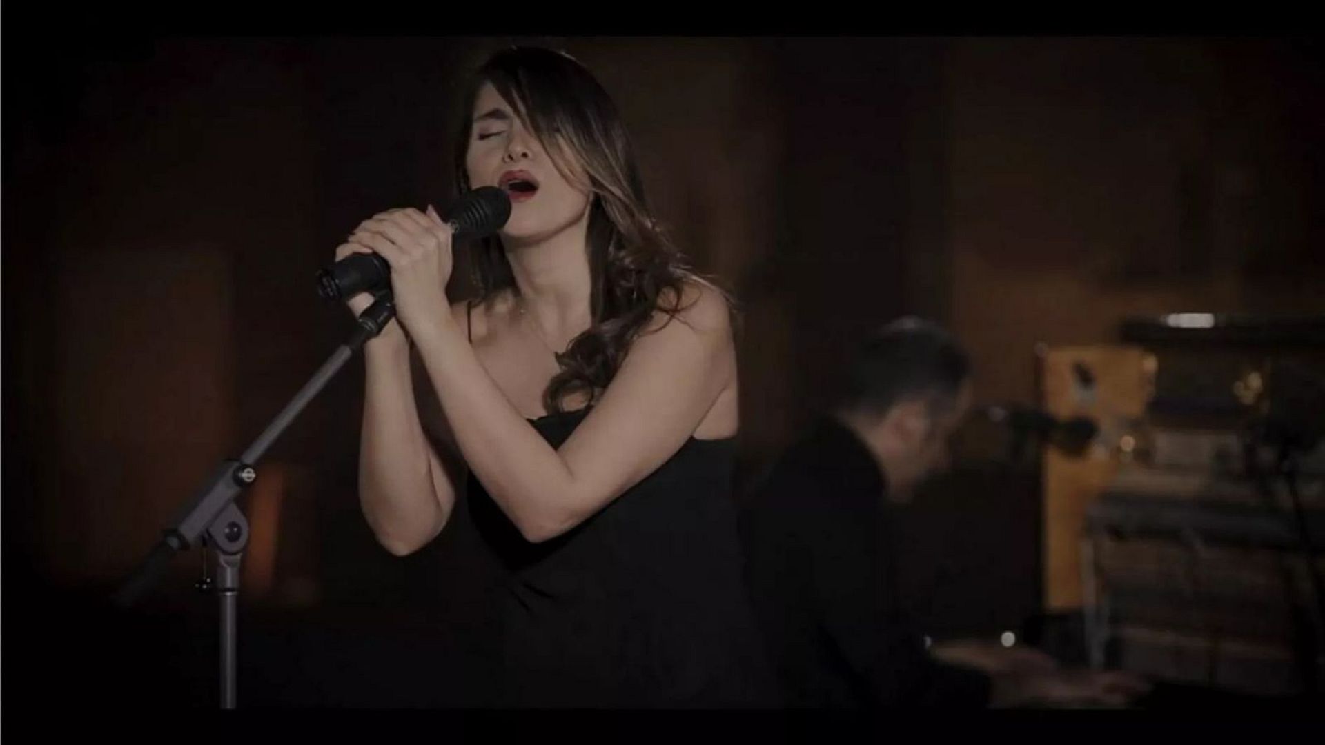 IRAN’S PERVERTED “AUTHORITIES” arrest innocent singer for performing without hijab 🚨