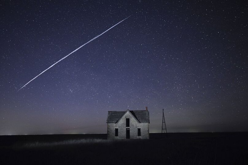 Starlinkek észlelése Kansas fölött