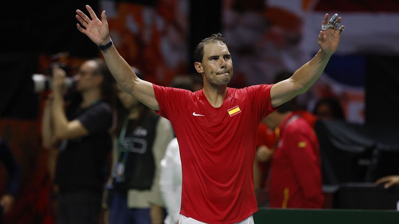 Rafael Nadal pályafutása utolsó mérkőzése után Málagában 2024. november 19-én.