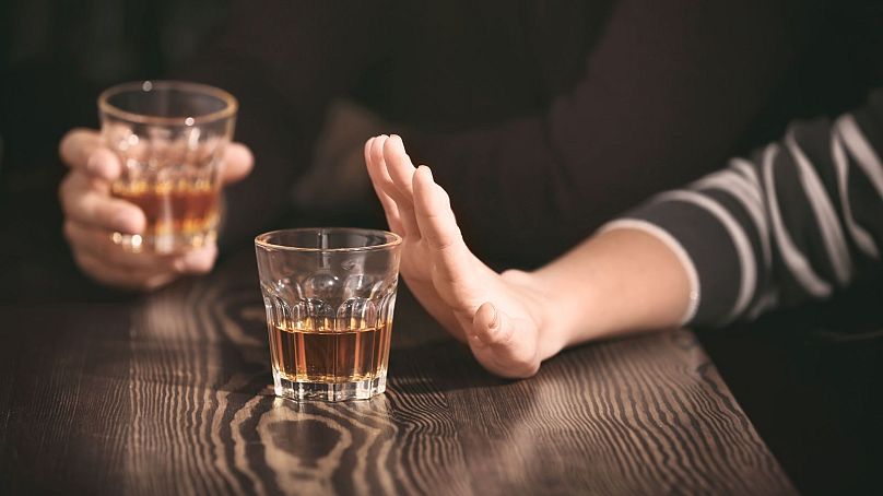 در سال‌های اخیر گرایش به کاهش یا قطع مصرف الکل در جوامع غربی رو به افزایش بوده است
