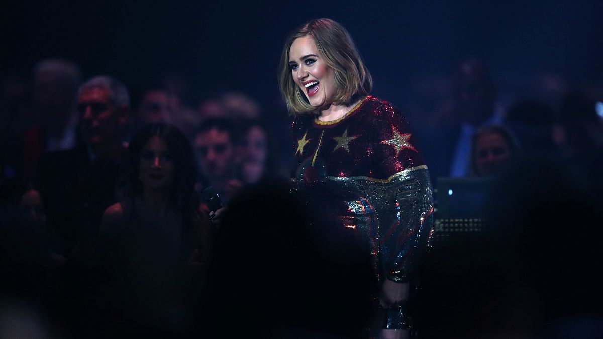 Il tribunale brasiliano ordina di rimuovere dallo streaming una canzone di Adele per plagio 